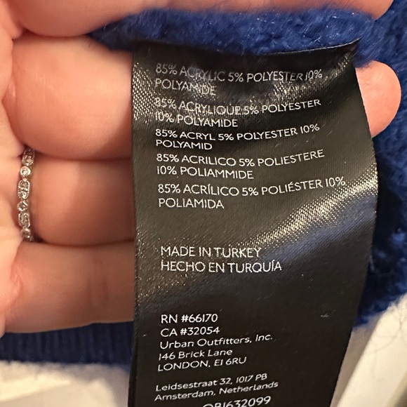 Anthropologie Women's Blue Chunky Cable Knit Happy 😃 Blue Crop Sweater - Picture 7 of 8